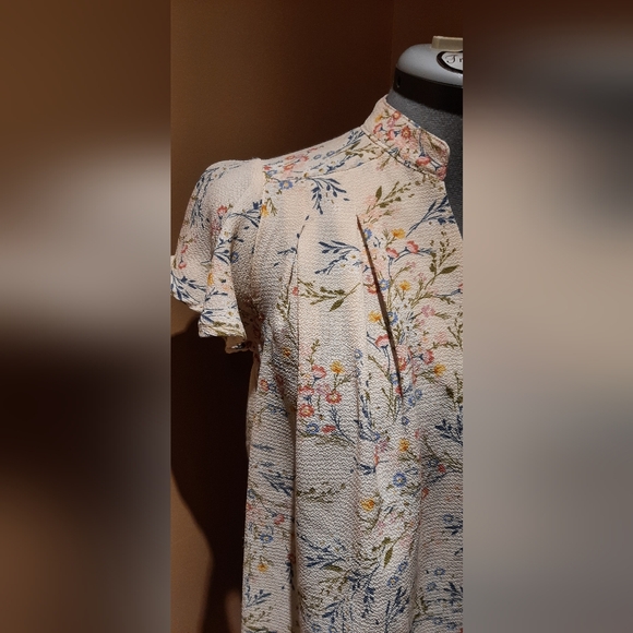 Floral blouse - Picture 3 of 6